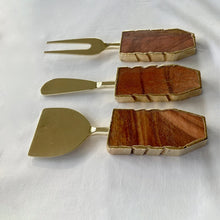 Load image into Gallery viewer, THE TEJAS Handcrafted Amber Agate Cheese Knife Set · India
