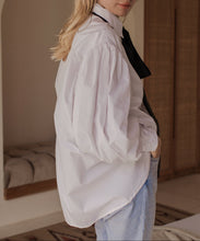 Load image into Gallery viewer, THE BAYU organic cotton balloon sleeve shirt in white 1— LUXUL COLLECTIVE